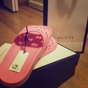 Size 40 Gucci women’s sliders
